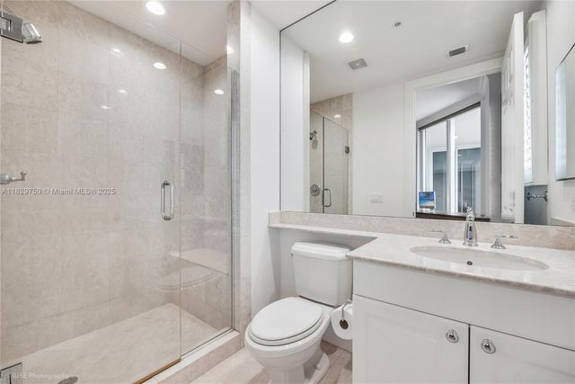 13621 Deering Bay Dr 502, Coral Gables, FL 33158