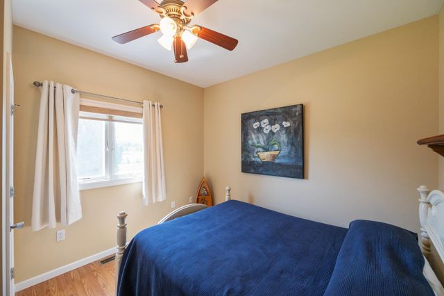 1885 COL JAMES HARDIN DR, Clifton, TN 38425