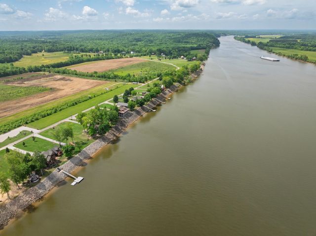 1885 COL JAMES HARDIN DR, Clifton, TN 38425