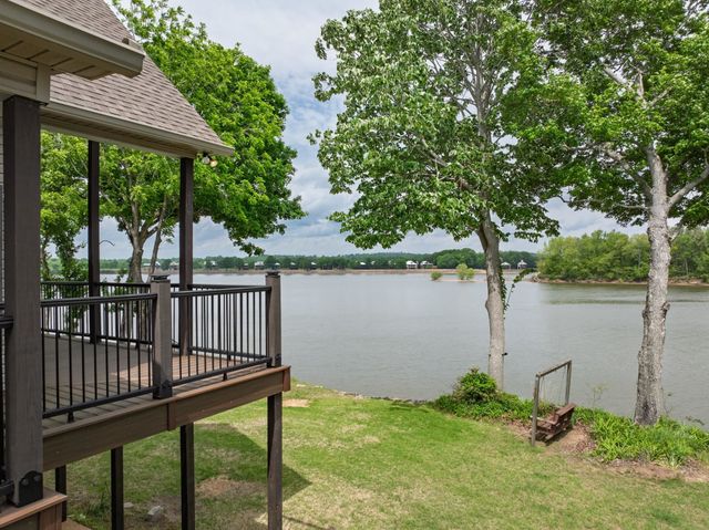 1885 COL JAMES HARDIN DR, Clifton, TN 38425