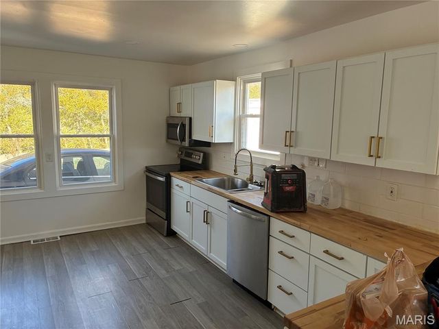 301 Day Drive, Ferguson, MO 63135