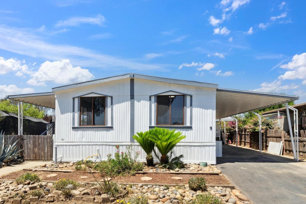 Image 1 of property listing at 860 E Grangeville Boulevard # 9, Hanford, CA 93230