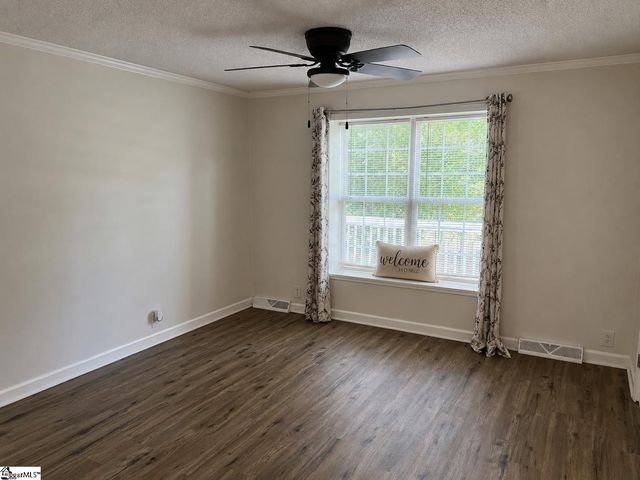 100 Wrentree Drive, Easley, SC 29642
