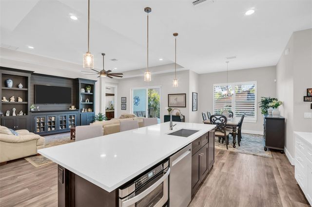 9840 W BAY STREET, Seminole, FL 33776