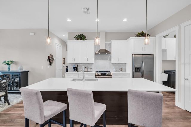 9840 W BAY STREET, Seminole, FL 33776