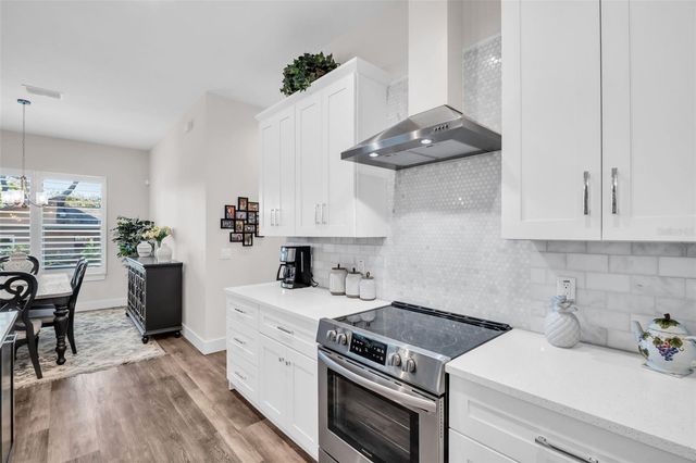 9840 W BAY STREET, Seminole, FL 33776