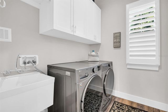 9840 W BAY STREET, Seminole, FL 33776