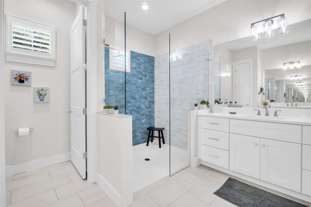 9840 W BAY STREET, Seminole, FL 33776