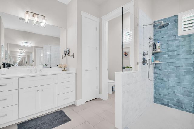 9840 W BAY STREET, Seminole, FL 33776