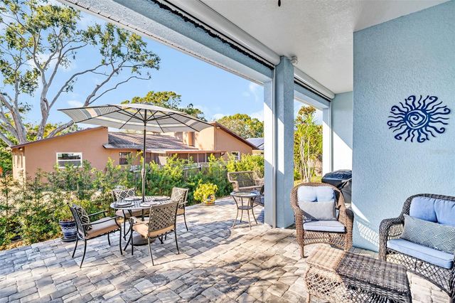 9840 W BAY STREET, Seminole, FL 33776