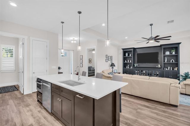 9840 W BAY STREET, Seminole, FL 33776