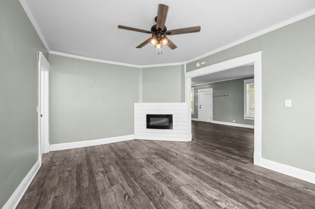 2132 Farnam Street, Davenport, IA 52803