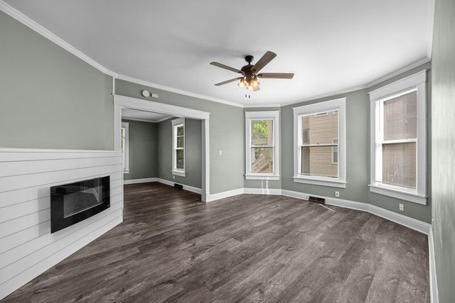 2132 Farnam Street, Davenport, IA 52803