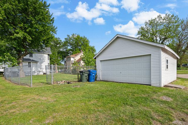 2132 Farnam Street, Davenport, IA 52803