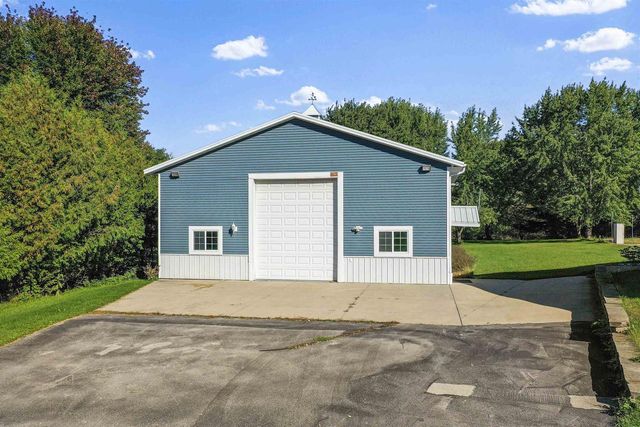 1168 COUNTY ROAD C, Pulaski, WI 54162