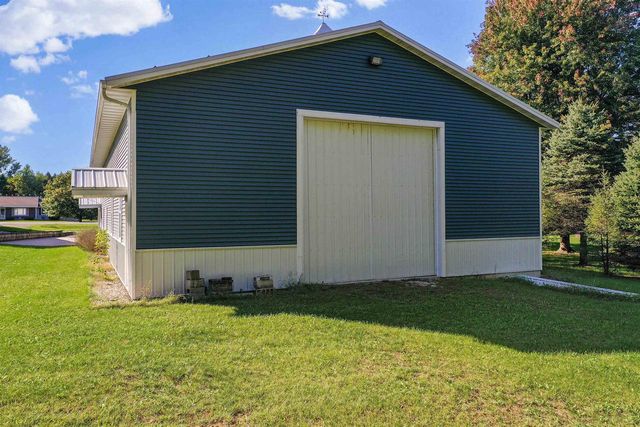 1168 COUNTY ROAD C, Pulaski, WI 54162