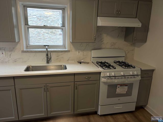 225 Day Avenue 1, Cliffside Park, NJ 07010