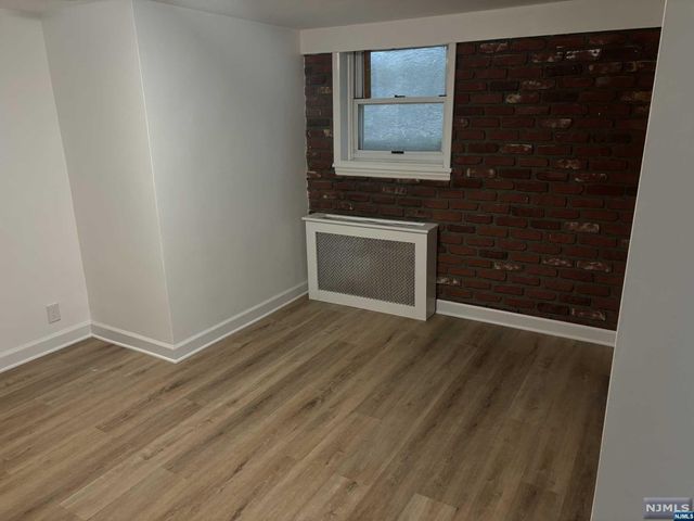 225 Day Avenue 1, Cliffside Park, NJ 07010