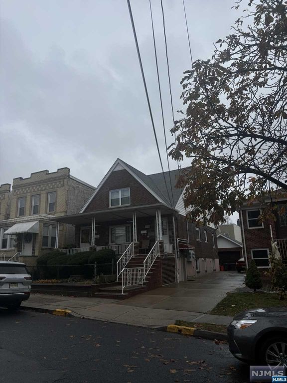 225 Day Avenue 1, Cliffside Park, NJ 07010