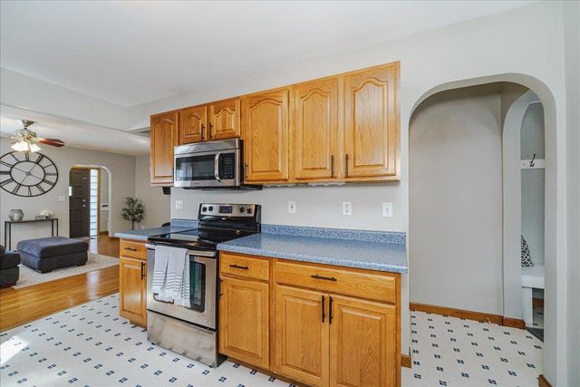 107 Lincoln Avenue N, New Prague, MN 56071