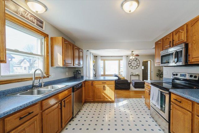 107 Lincoln Avenue N, New Prague, MN 56071