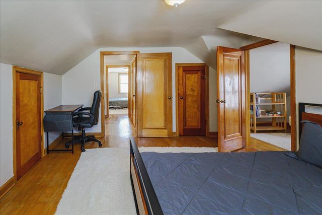 107 Lincoln Avenue N, New Prague, MN 56071