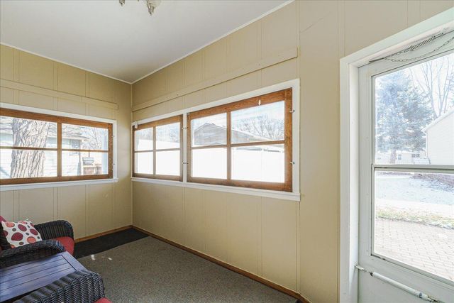 107 Lincoln Avenue N, New Prague, MN 56071