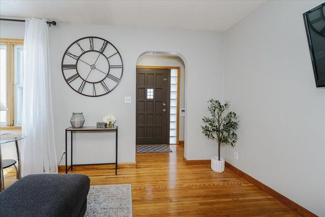 107 Lincoln Avenue N, New Prague, MN 56071