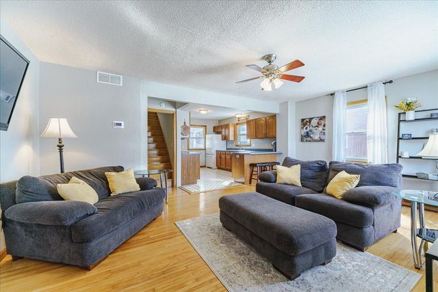 107 Lincoln Avenue N, New Prague, MN 56071