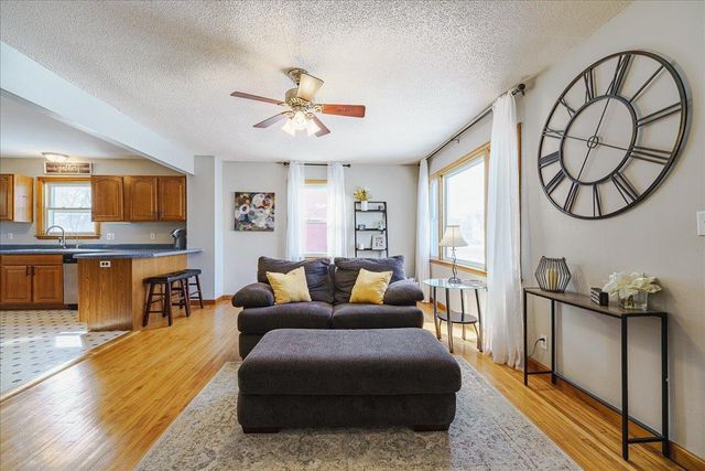 107 Lincoln Avenue N, New Prague, MN 56071