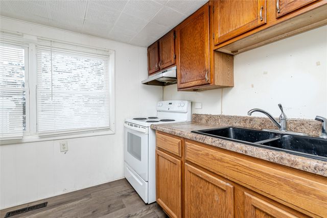 317 E 15th Street N, Newton, IA 50208