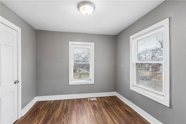 5038 S Benton Avenue, Kansas City, MO 64130