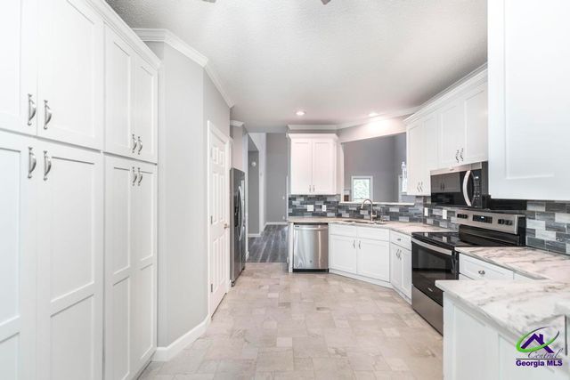 140 White Oak Plantation Drive, Gray, GA 31032