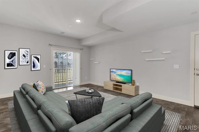 6401 Brookfield Court 102, Unincorporated, MO 63129