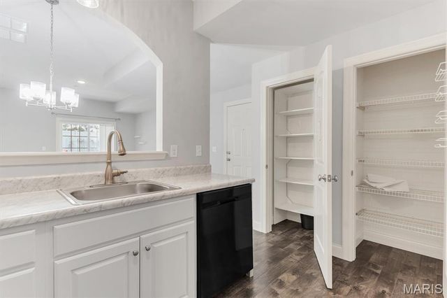 6401 Brookfield Court 102, Unincorporated, MO 63129