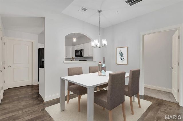 6401 Brookfield Court 102, Unincorporated, MO 63129