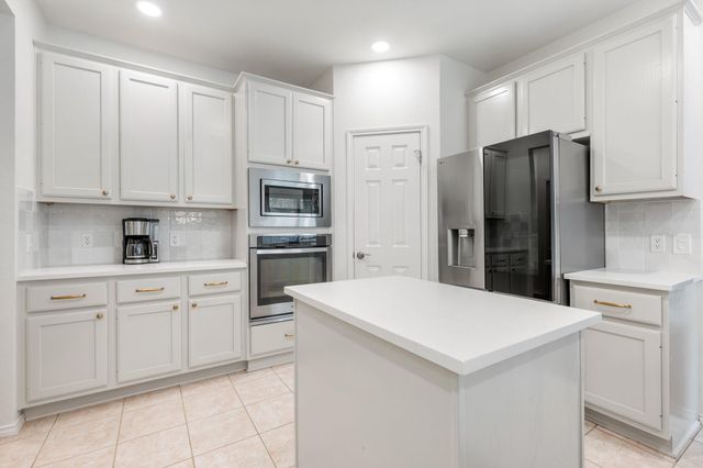 11817 Lake Stone DR, Austin, TX 78738