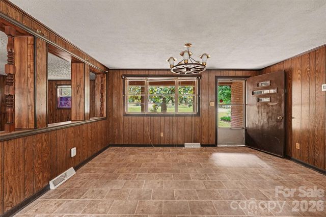 2871 Loviee Road, Lincolnton, NC 28092