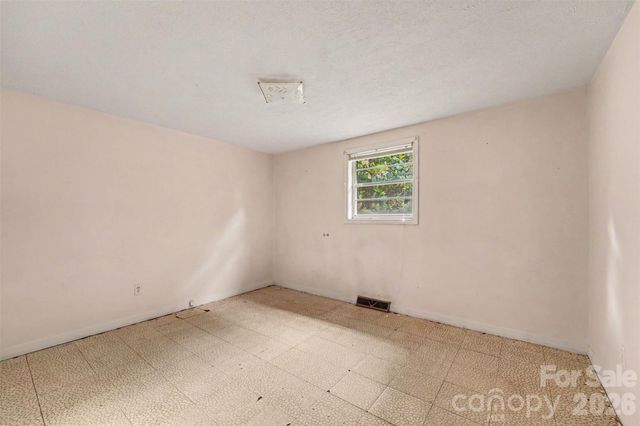 2871 Loviee Road, Lincolnton, NC 28092