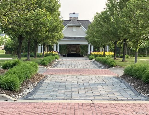 6286 Merion Lane 75, Grand Blanc, MI 48439