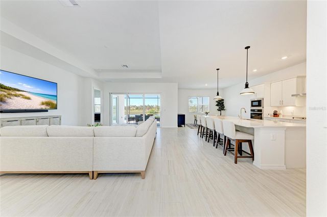 5624 LIGHTNING WHELK, Lakewood Ranch, FL 34211