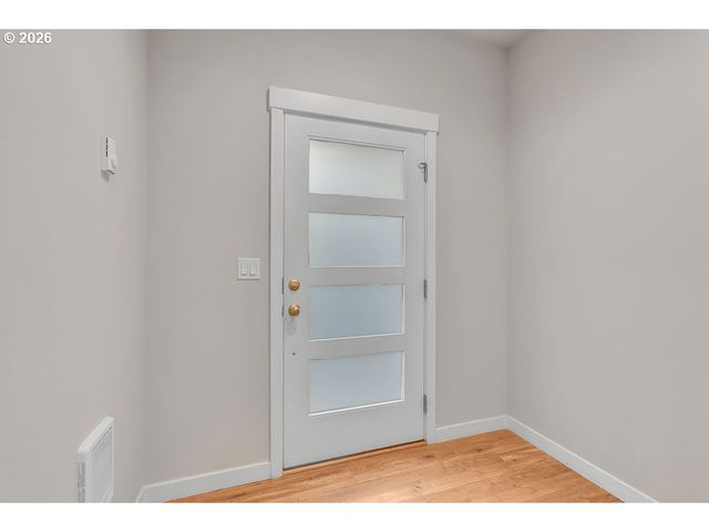 17346 Se CROSSROADS Ave, Damascus, OR 97089