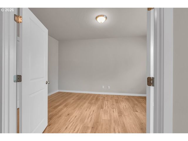 17346 Se CROSSROADS Ave, Damascus, OR 97089