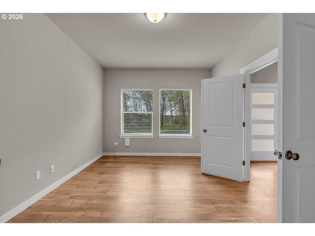 17346 Se CROSSROADS Ave, Damascus, OR 97089