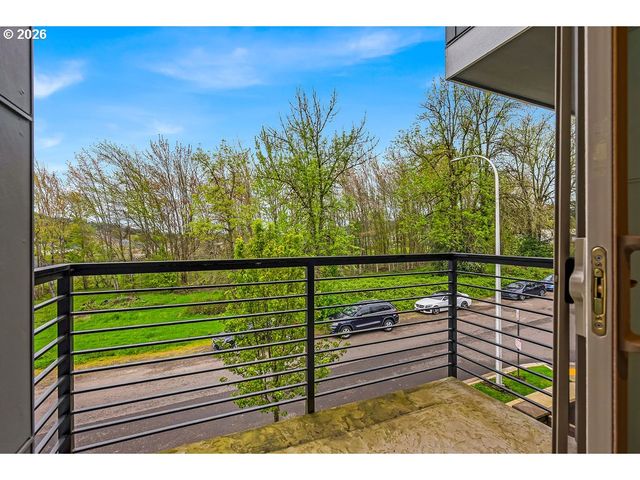 17346 Se CROSSROADS Ave, Damascus, OR 97089