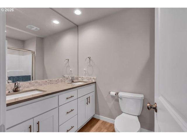 17346 Se CROSSROADS Ave, Damascus, OR 97089