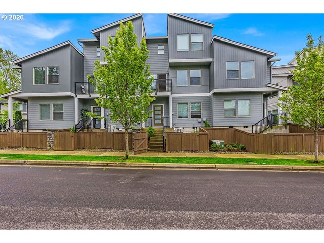 17346 Se CROSSROADS Ave, Damascus, OR 97089