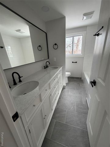 15542 Pennsylvania Street, Southfield, MI 48075