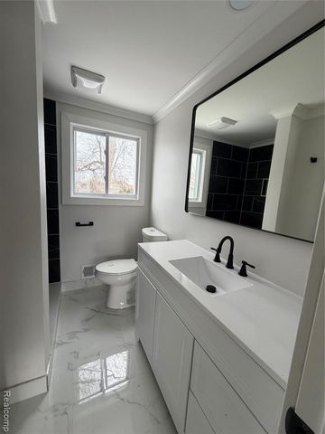 15542 Pennsylvania Street, Southfield, MI 48075