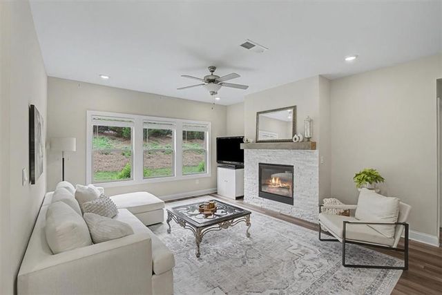 620 Shadow Moss Avenue, Canton, GA 30115
